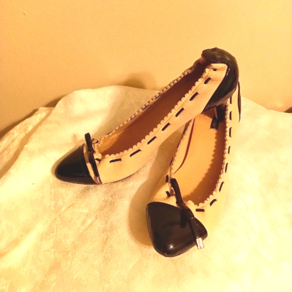 Bally Darci pump in black and cream size 9.5